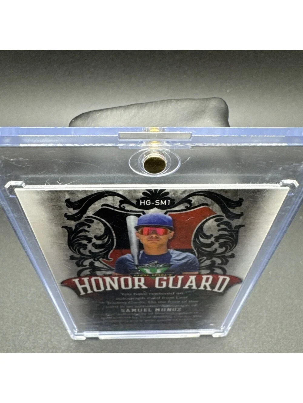 Samuel Munoz Signed Valiant Honor Guard HG-SM1 - 2021 Leaf with Protector